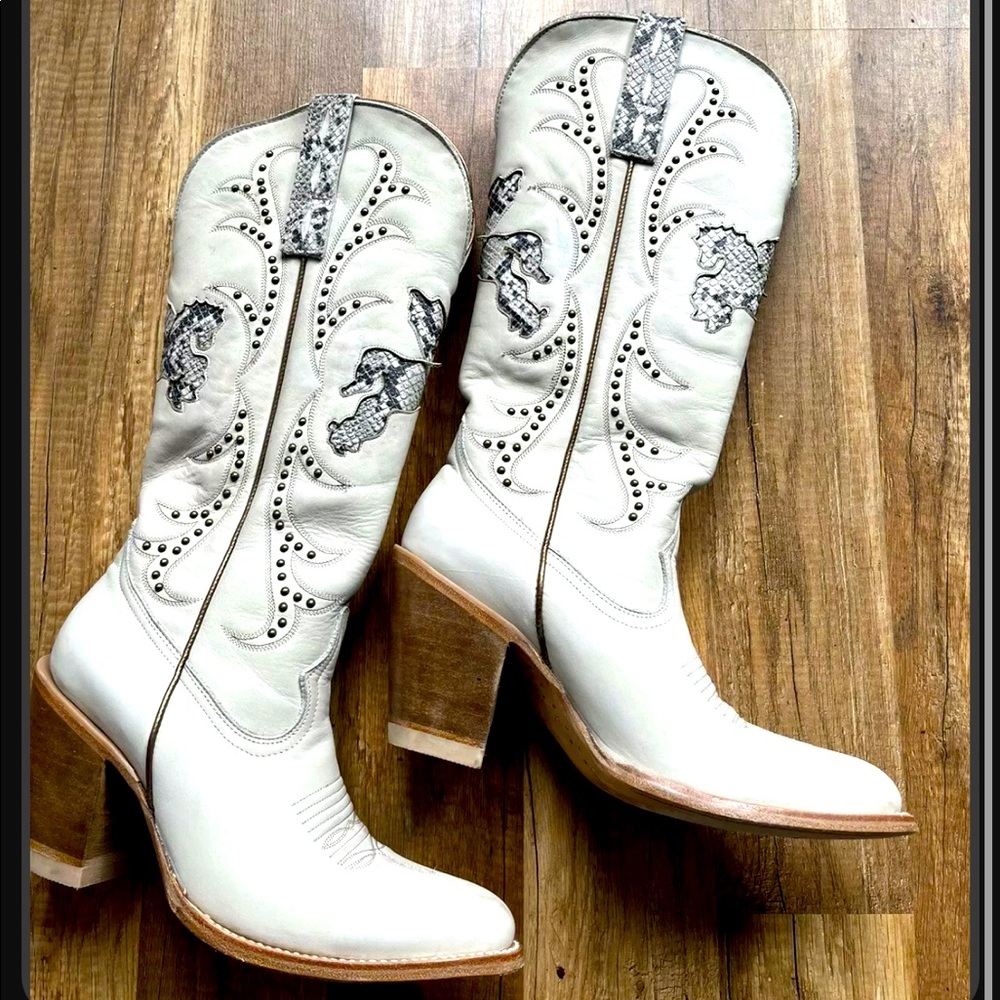 Idyllwind White Leather Cowboy Boots - Size 7.5 - Gently Used